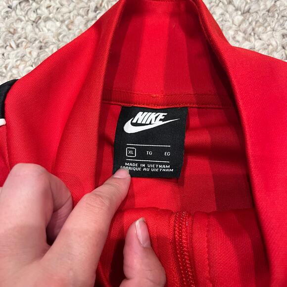 Nike Full Zip Track Jacket Sz XL Red Black Swoosh Sleeve Active Workout Gym - Picture 6 of 6
